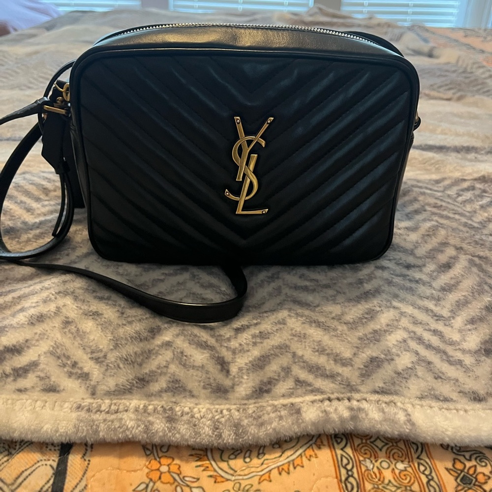 Saint Laurent Black Chevron Crossbody with Gold Logo - Picture 13 of 15